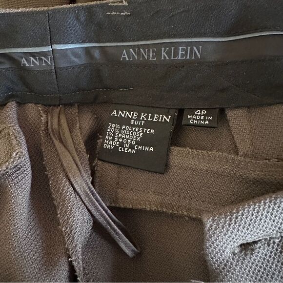 Anne Klein Olive Army Green Stretch 2pc Pant Suit Size 4P - Picture 10 of 10